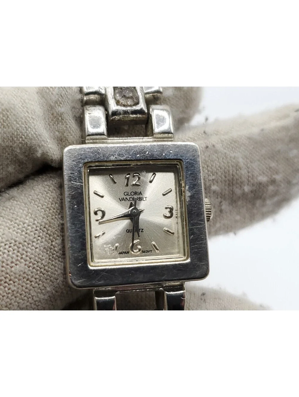 Gloria Vanderbilt Quartz Watch Womens New Battery Silver Tone Square 19mm